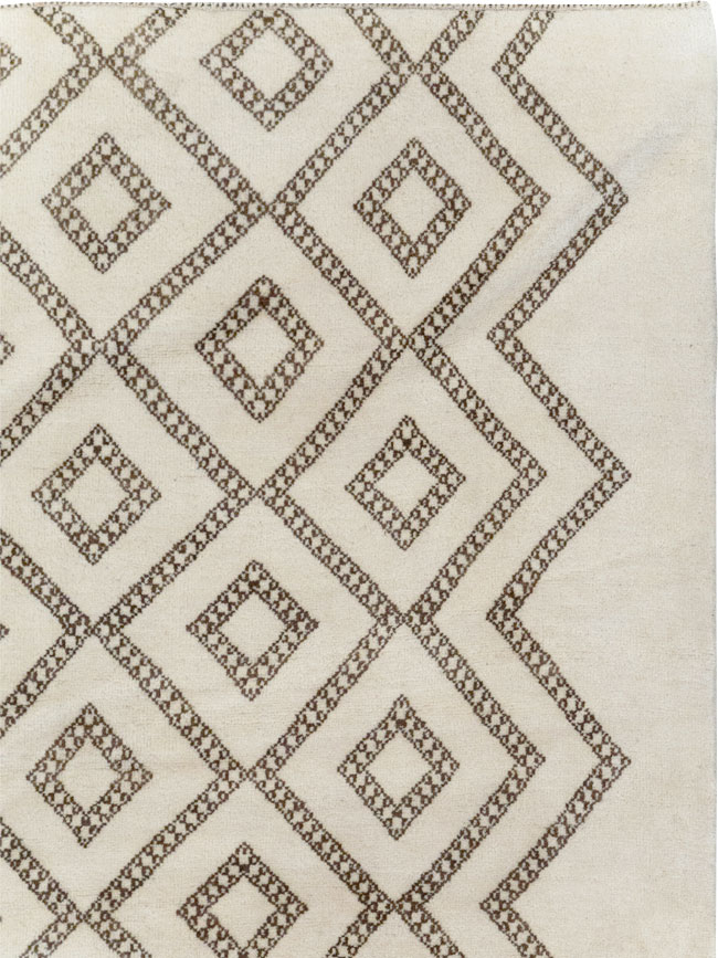 Modern Moroccan Room Size Carpet, No.32349 - Galerie Shabab