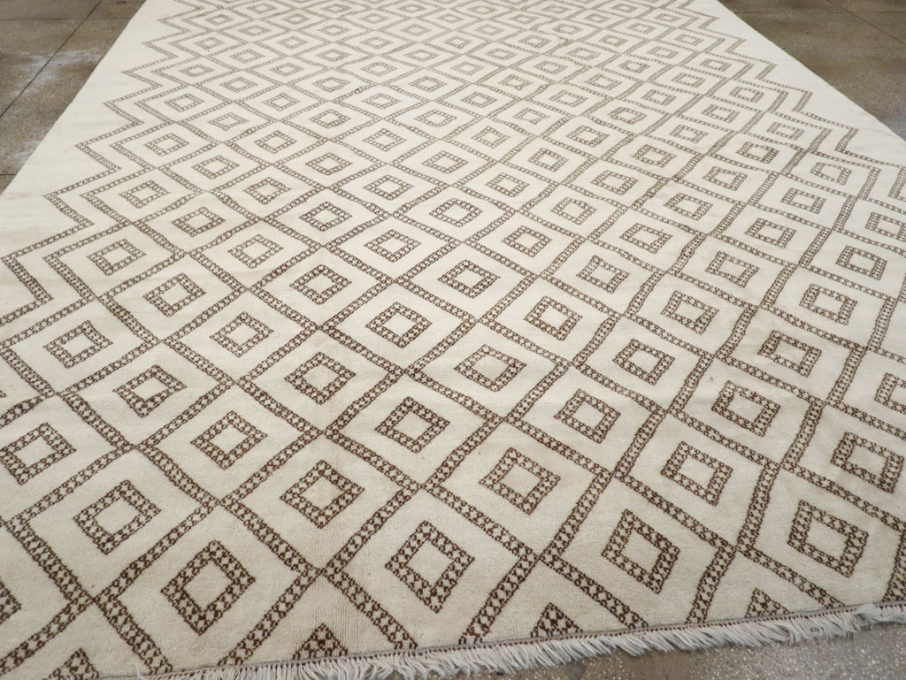 Modern Moroccan Room Size Carpet, No.32349 - Galerie Shabab