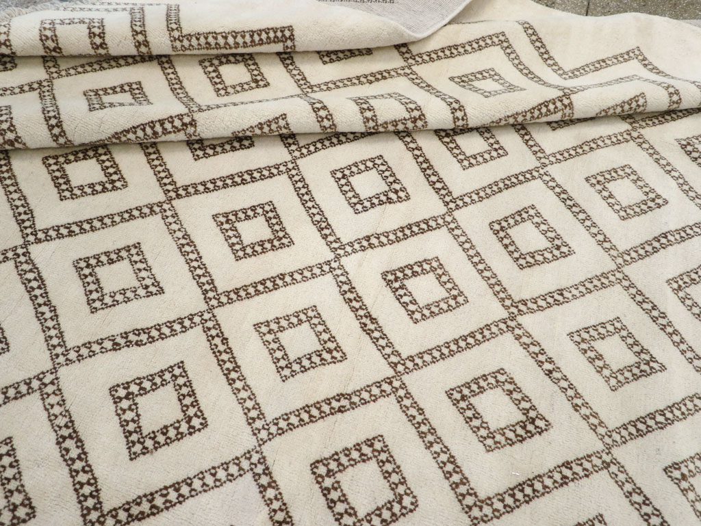 Modern Moroccan Room Size Carpet, No.32349 - Galerie Shabab