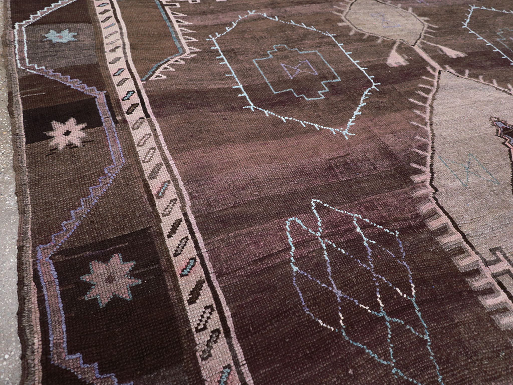 Vintage Turkish Anatolian Room Size Carpet, No.32350 - Galerie Shabab