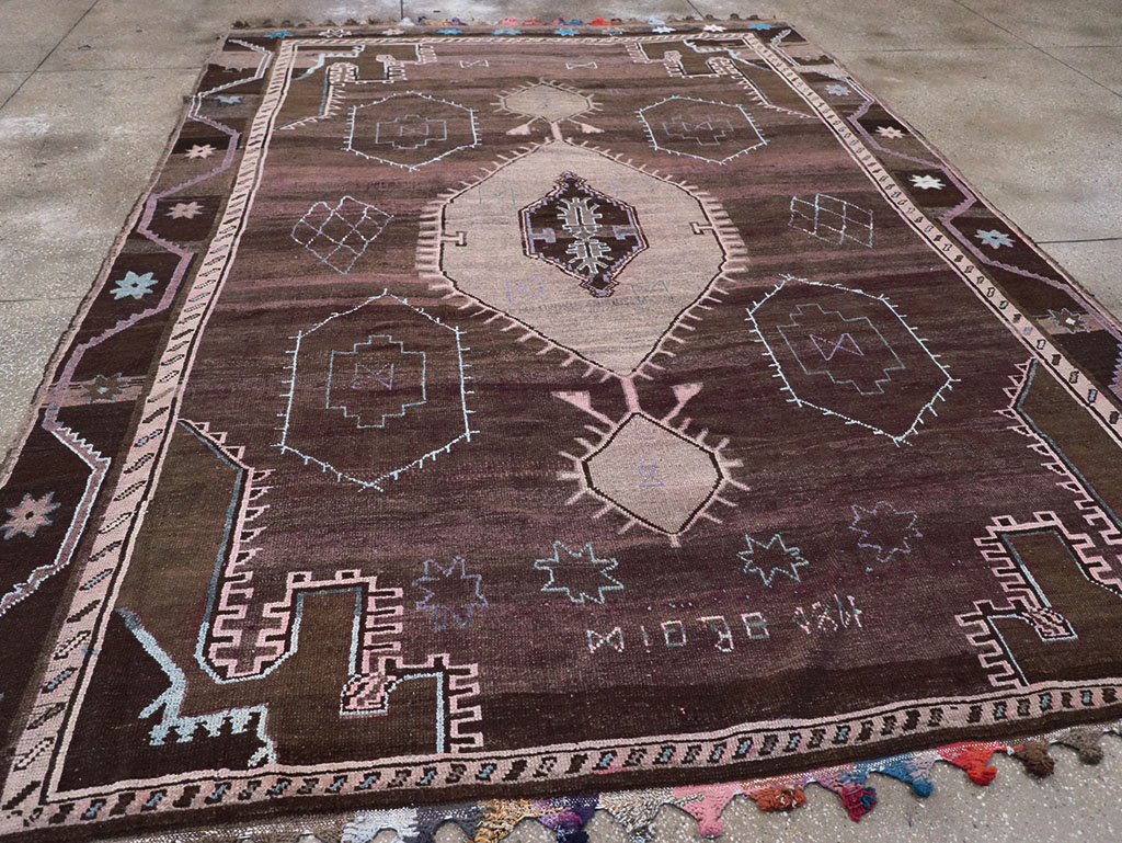Vintage Turkish Anatolian Room Size Carpet, No.32350 - Galerie Shabab