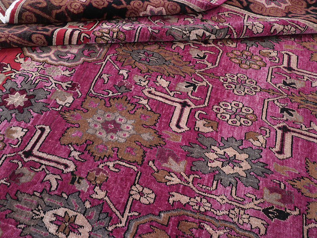 Vintage Turkish Anatolian Room Size Carpet, No.32357 - Galerie Shabab
