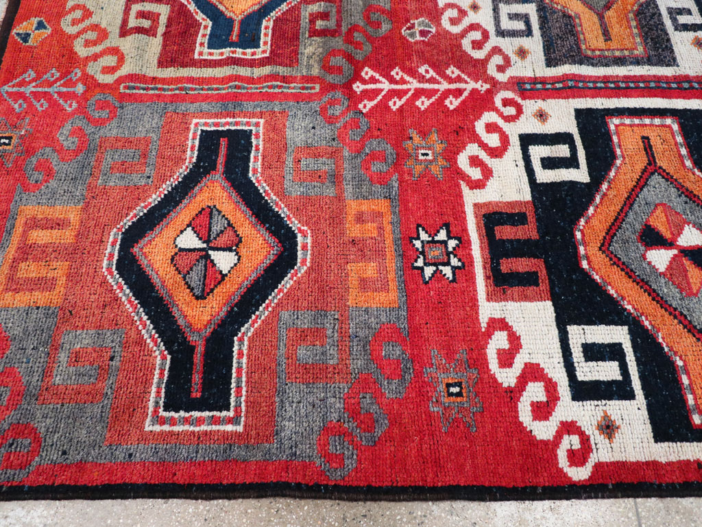Vintage Turkish Anatolian Square Room Size Carpet, No.32370 - Galerie Shabab