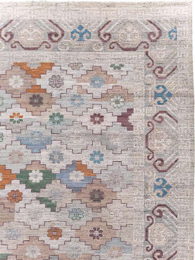 Modern East Turkestan Khotan Room Size Carpet, No.32376 - Galerie Shabab