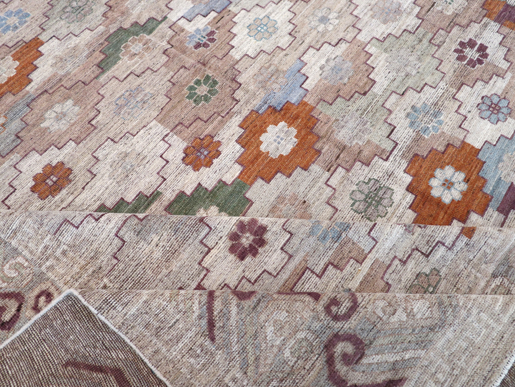 Modern East Turkestan Khotan Room Size Carpet, No.32376 - Galerie Shabab