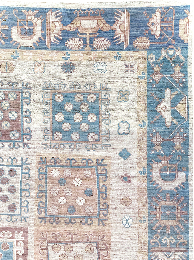 Modern East Turkestan Khotan Room Size Carpet, No.32388 - Galerie Shabab