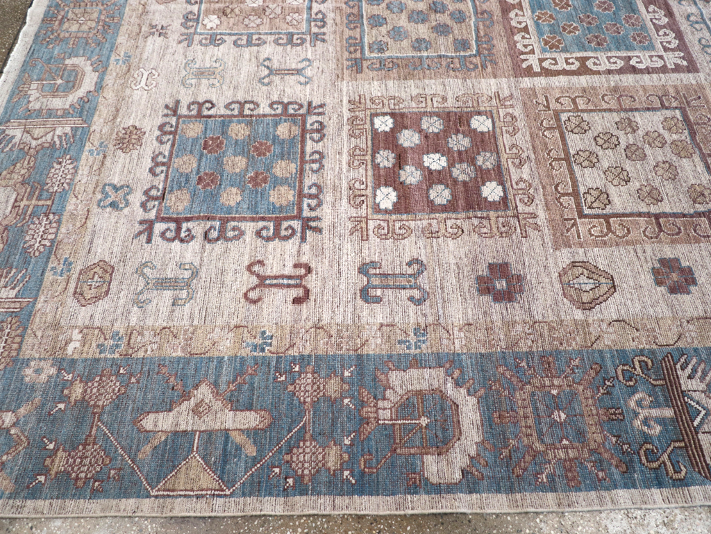Modern East Turkestan Khotan Room Size Carpet, No.32388 - Galerie Shabab