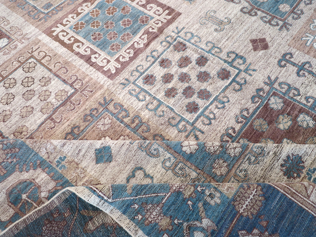 Modern East Turkestan Khotan Room Size Carpet, No.32388 - Galerie Shabab
