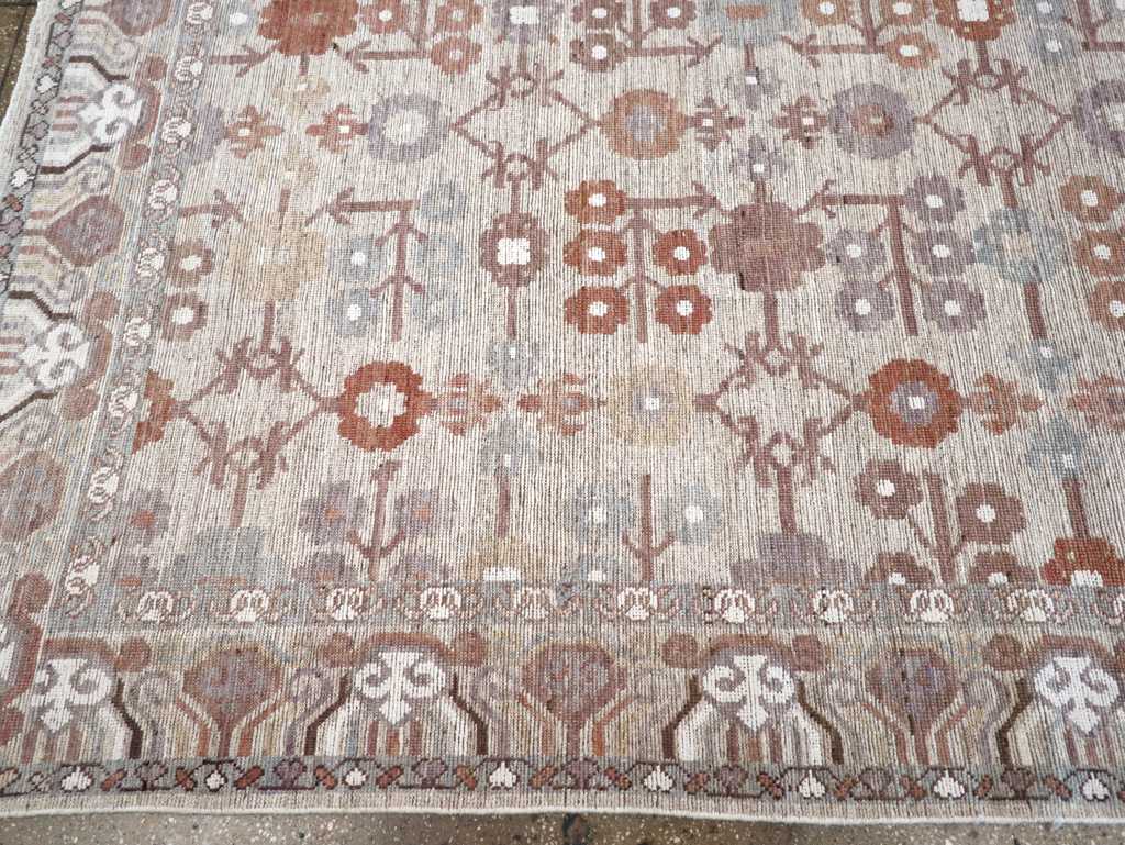 Modern East Turkestan Khotan Room Size Carpet, No.32389 - Galerie Shabab