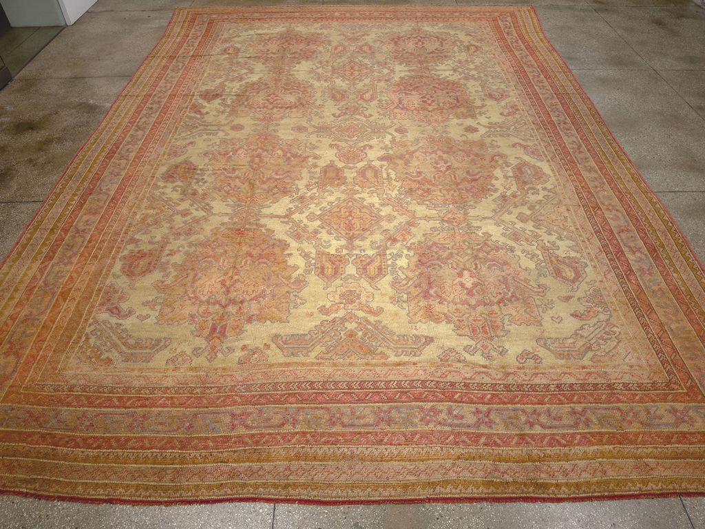 Antique Turkish Oushak Large Carpet, No.32403 - Galerie Shabab