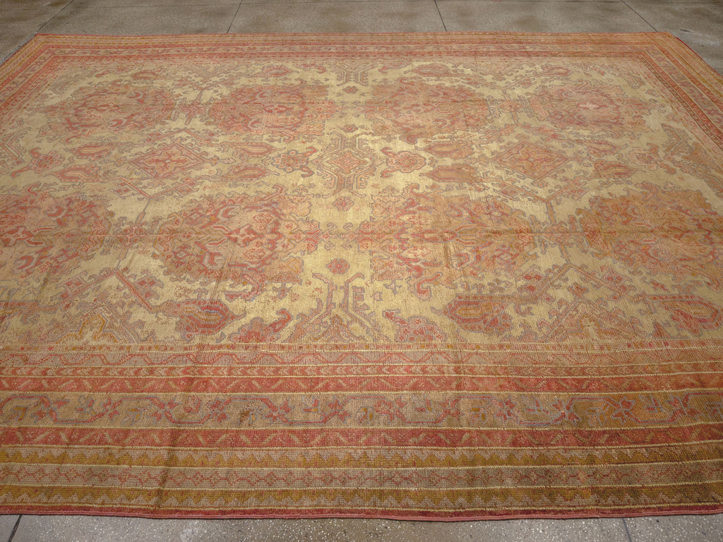 Antique Turkish Oushak Large Carpet, No.32403 - Galerie Shabab