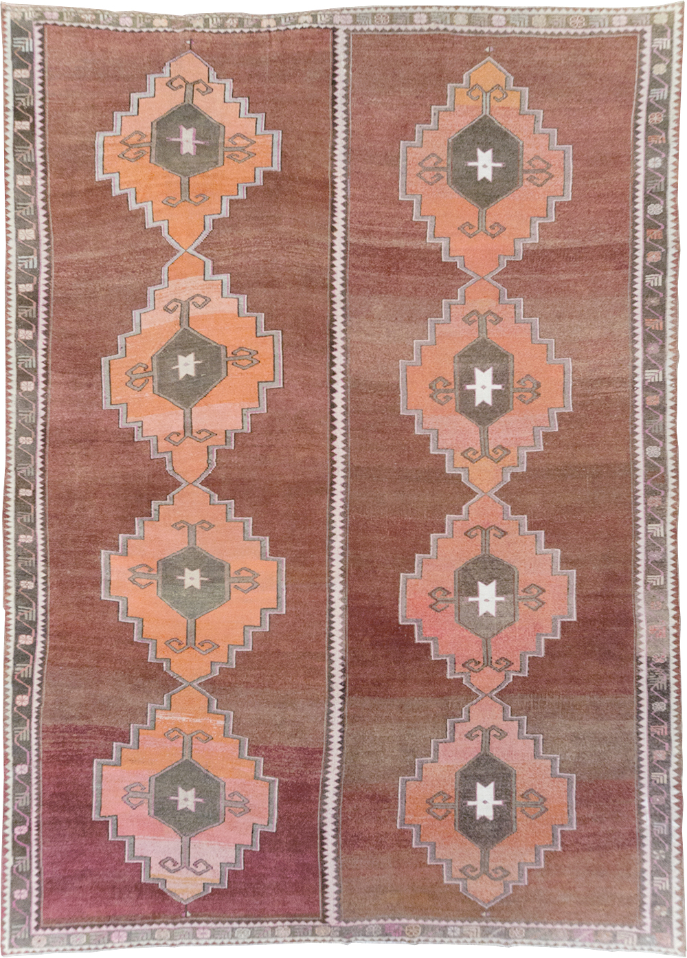 Vintage Turkish Anatolian Room Size Carpet, No.32409 - Galerie Shabab
