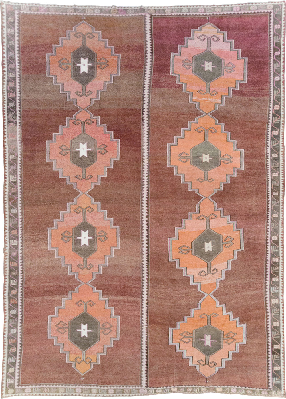 Vintage Turkish Anatolian Room Size Carpet, No.32409 - Galerie Shabab