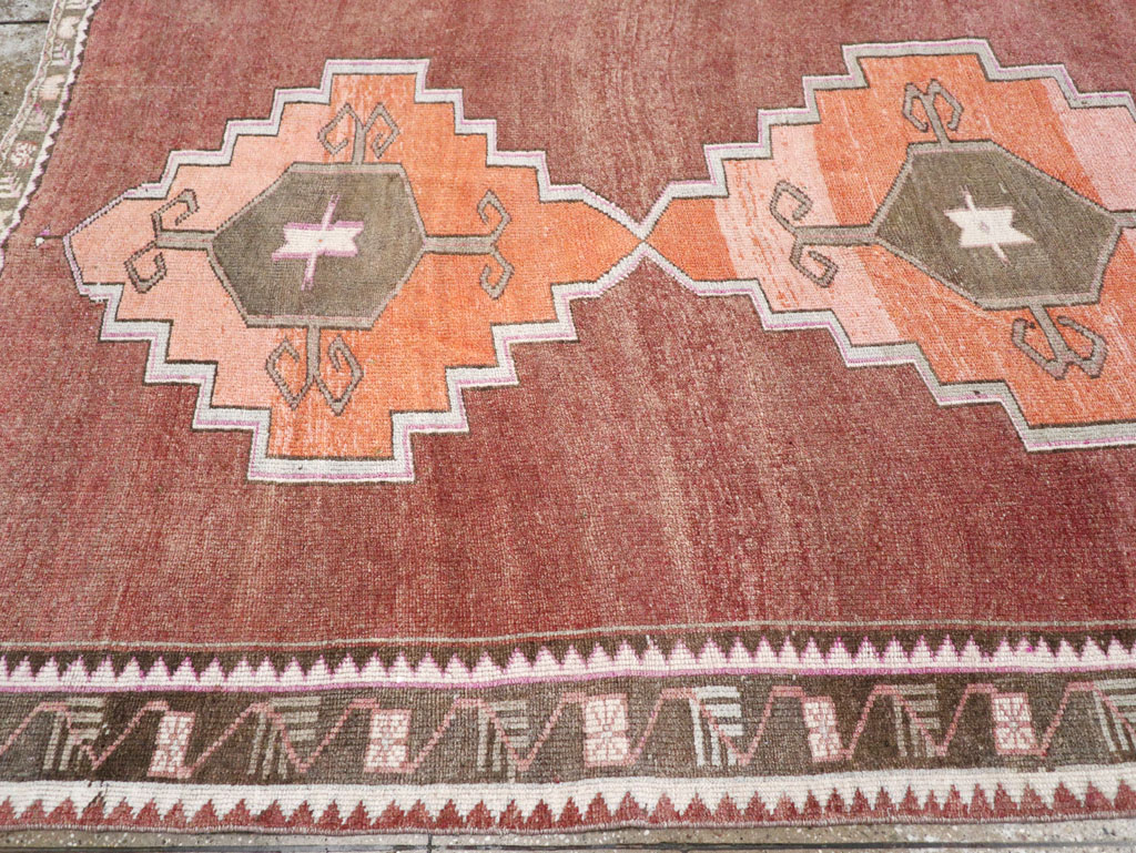 Vintage Turkish Anatolian Room Size Carpet, No.32409 - Galerie Shabab