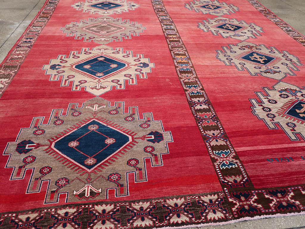 Vintage Turkish Anatolian Room Size Carpet, No.32410 - Galerie Shabab