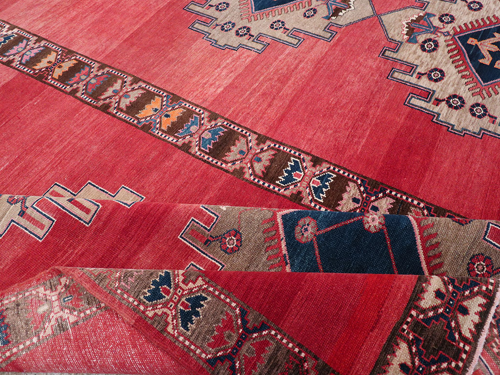 Vintage Turkish Anatolian Room Size Carpet, No.32410 - Galerie Shabab