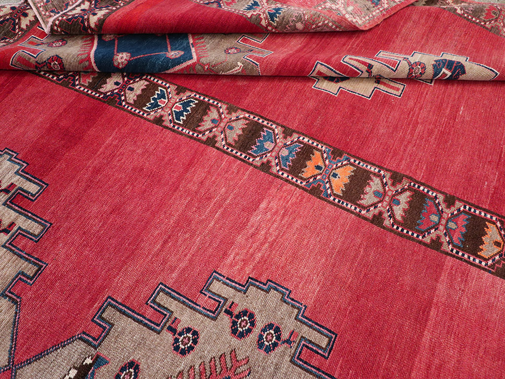 Vintage Turkish Anatolian Room Size Carpet, No.32410 - Galerie Shabab