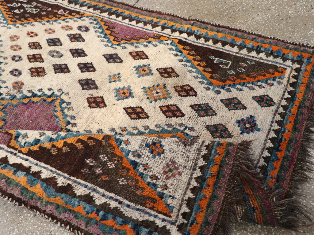 Vintage Persian Gabbeh Rug, No.32413 - Galerie Shabab
