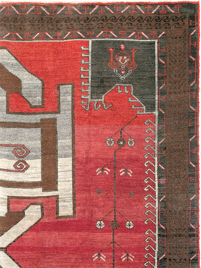 Vintage Turkish Anatolian Tribal Room Size Carpet, No.32419 - Galerie Shabab