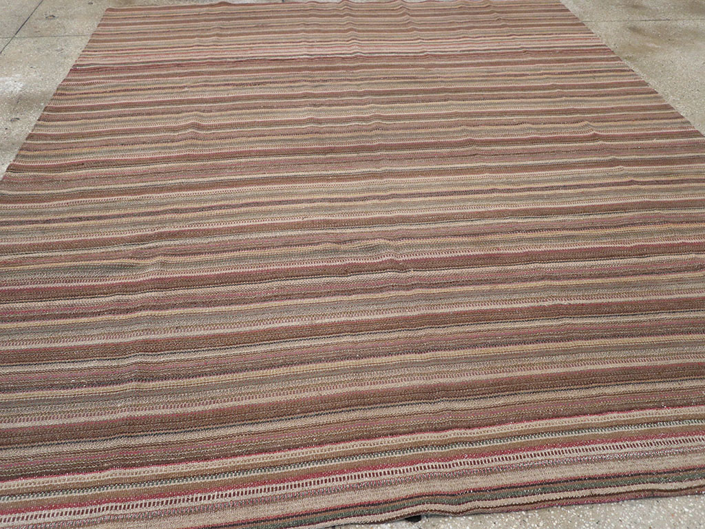 Vintage Persian Flatweave Kilim Room Size Carpet, No.32430 - Galerie Shabab