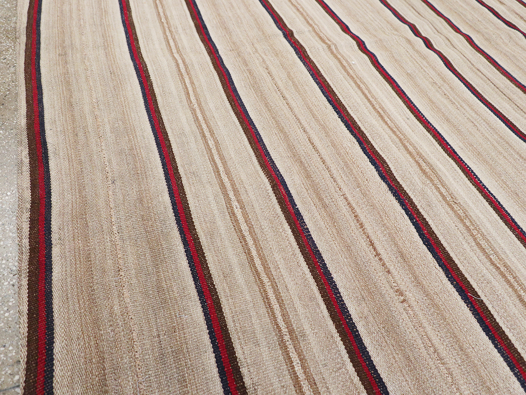 Vintage Persian Flatweave Kilim Small Room Size Carpet, No.32431 - Galerie Shabab