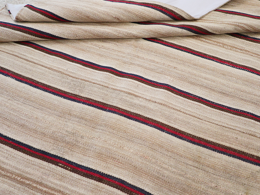 Vintage Persian Flatweave Kilim Small Room Size Carpet, No.32431 - Galerie Shabab