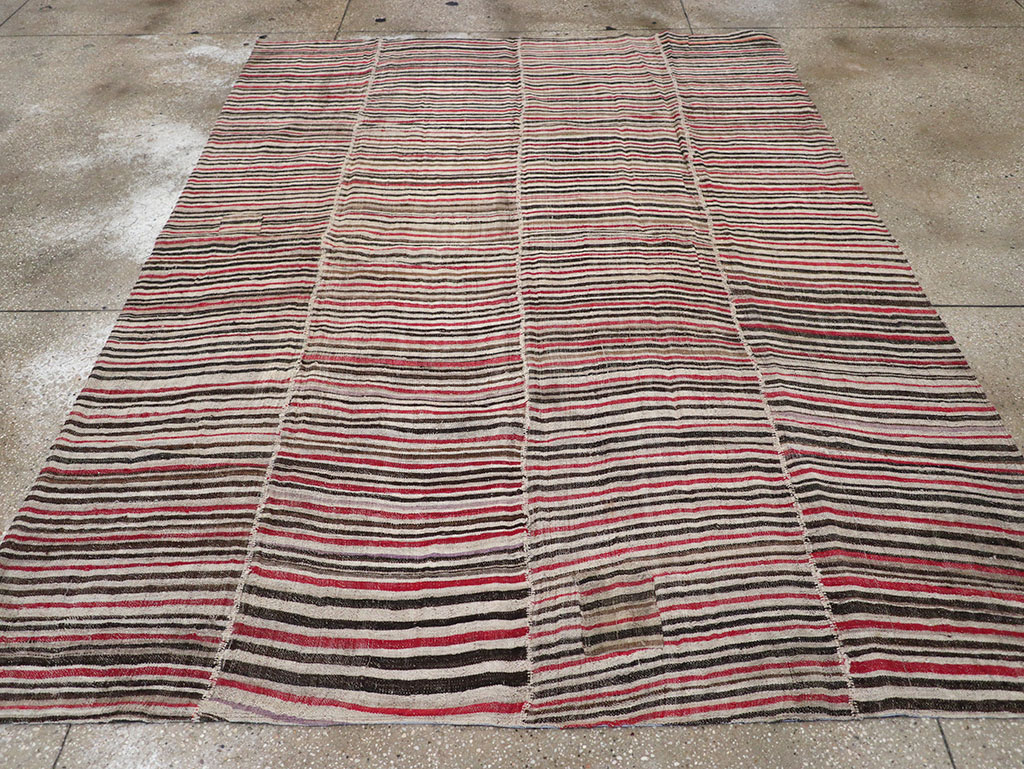 Vintage Persian Flatweave Kilim Accent Rug, No.32432 - Galerie Shabab
