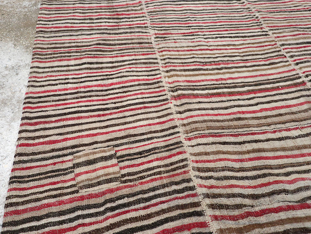 Vintage Persian Flatweave Kilim Accent Rug, No.32432 - Galerie Shabab