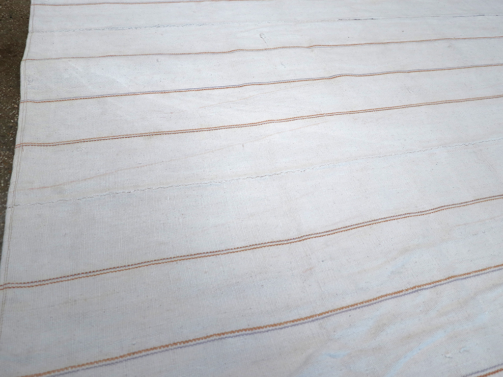 Vintage Persian Flatweave Kilim Room Size Carpet, No.32433 - Galerie Shabab