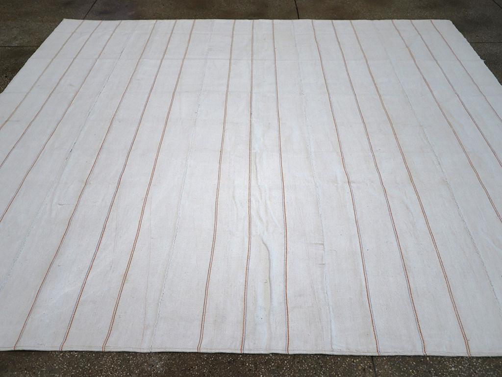 Vintage Persian Flatweave Kilim Room Size Carpet, No.32433 - Galerie Shabab