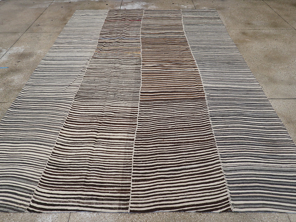 Vintage Persian Flatweave Kilim Room Size Carpet, No.32435 - Galerie Shabab