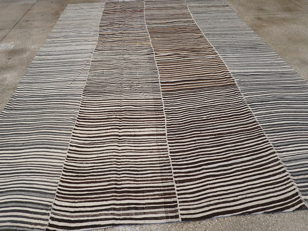 Vintage Persian Flatweave Kilim Room Size Carpet, No.32435 - Galerie Shabab