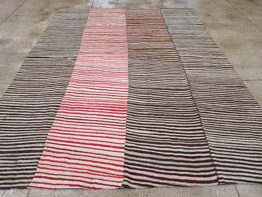 Vintage Persian Flatweave Kilim Room Size Carpet, No.32436 - Galerie Shabab