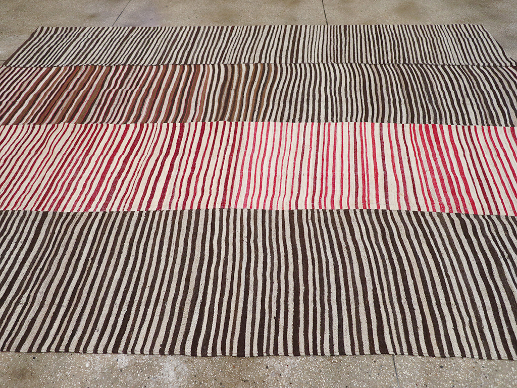 Vintage Persian Flatweave Kilim Room Size Carpet, No.32436 - Galerie Shabab