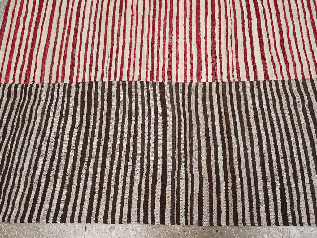 Vintage Persian Flatweave Kilim Room Size Carpet, No.32436 - Galerie Shabab