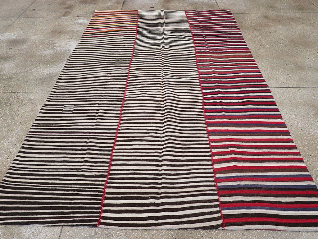 Vintage Persian Flatweave Kilim Accent Carpet, No.32438 - Galerie Shabab