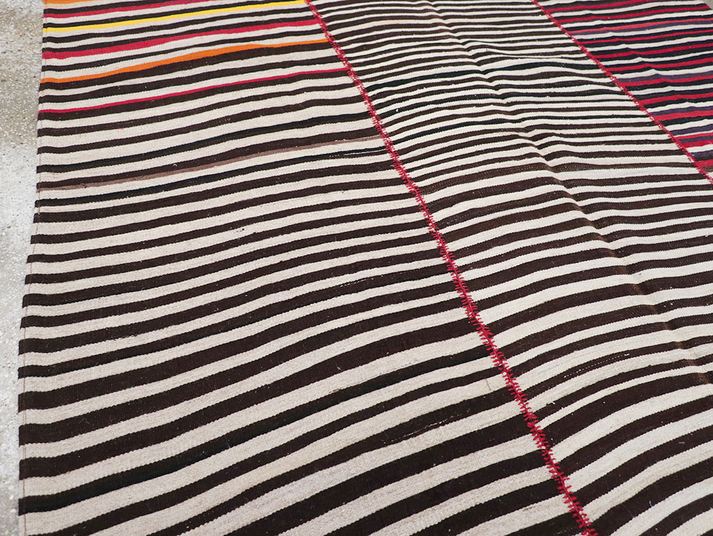 Vintage Persian Flatweave Kilim Accent Carpet, No.32438 - Galerie Shabab