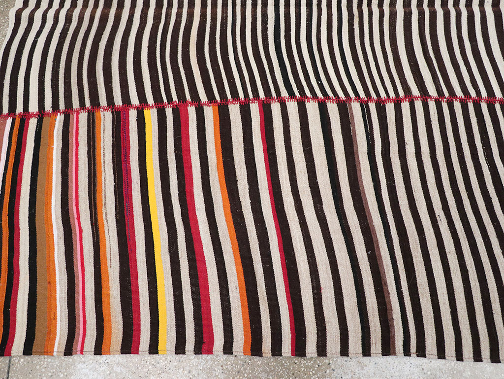 Vintage Persian Flatweave Kilim Accent Carpet, No.32438 - Galerie Shabab