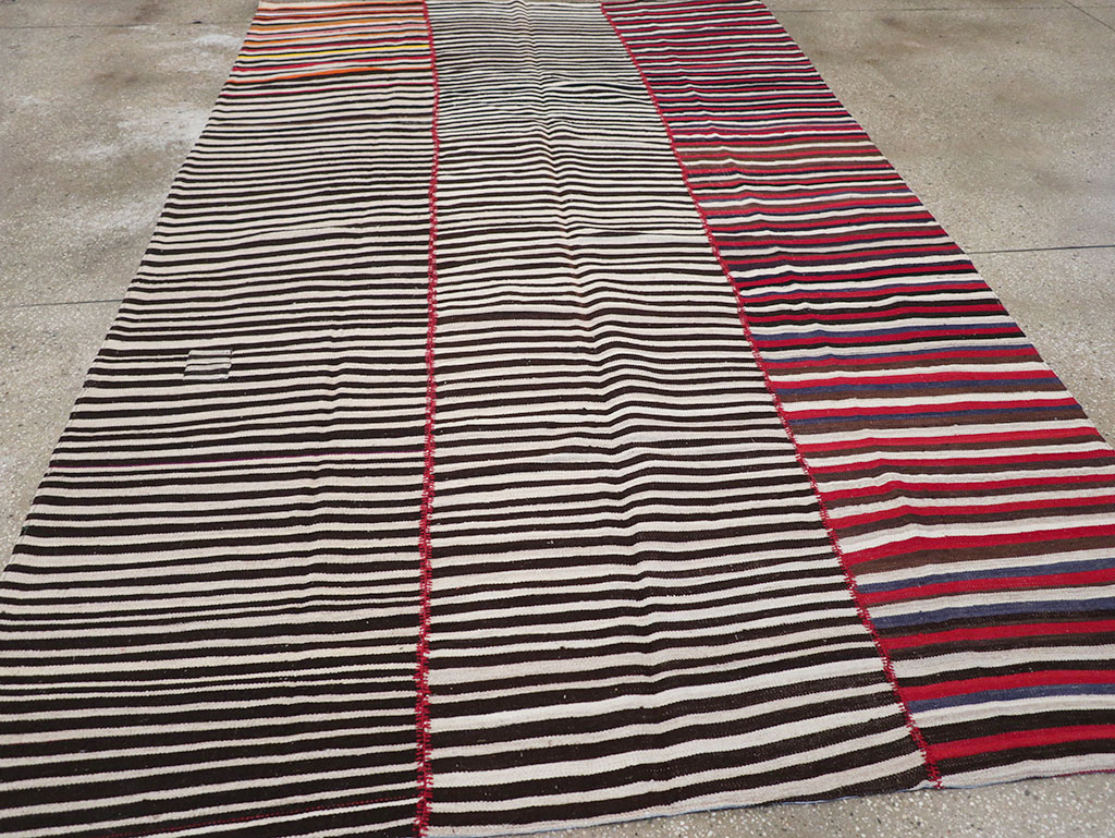 Vintage Persian Flatweave Kilim Accent Carpet, No.32438 - Galerie Shabab