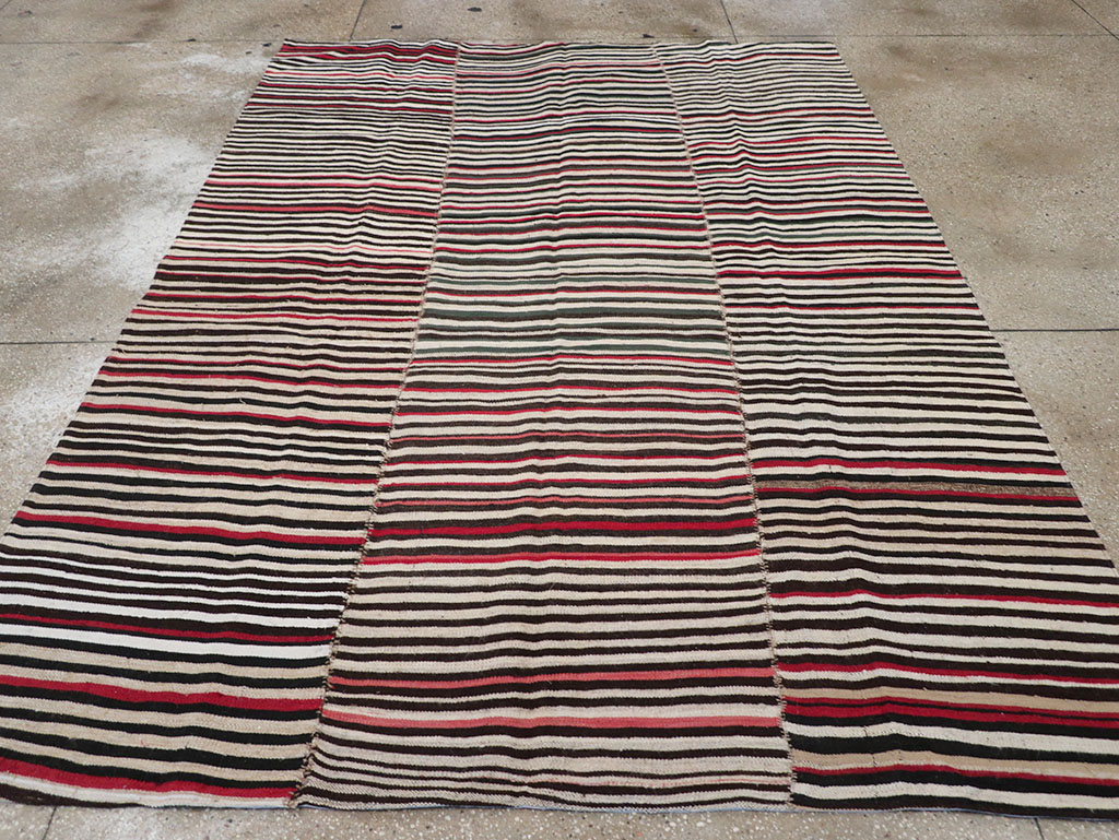 Vintage Persian Flatweave Kilim Accent Rug, No.32439 - Galerie Shabab