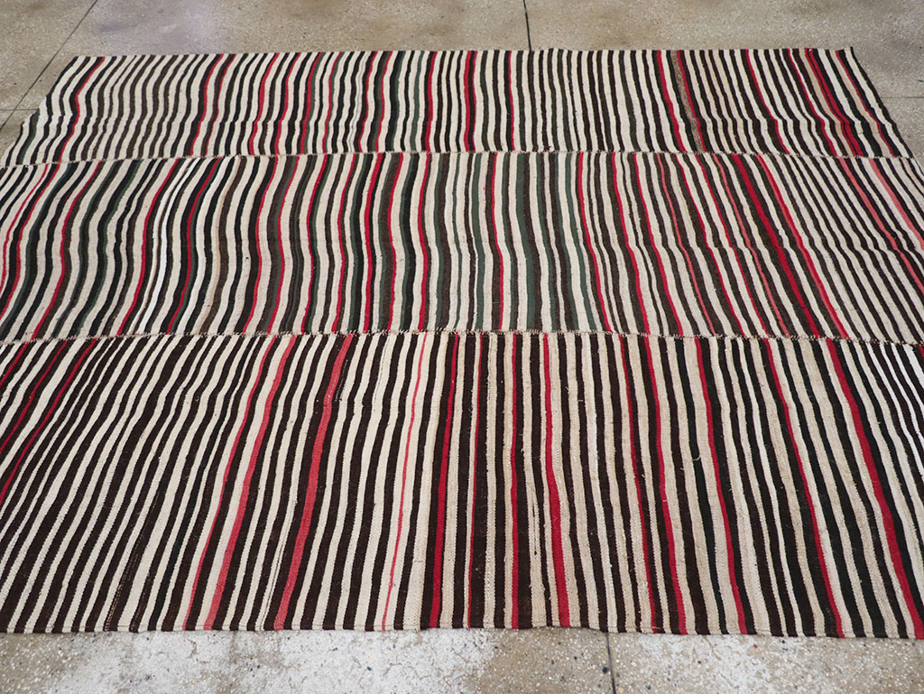 Vintage Persian Flatweave Kilim Accent Rug, No.32439 - Galerie Shabab
