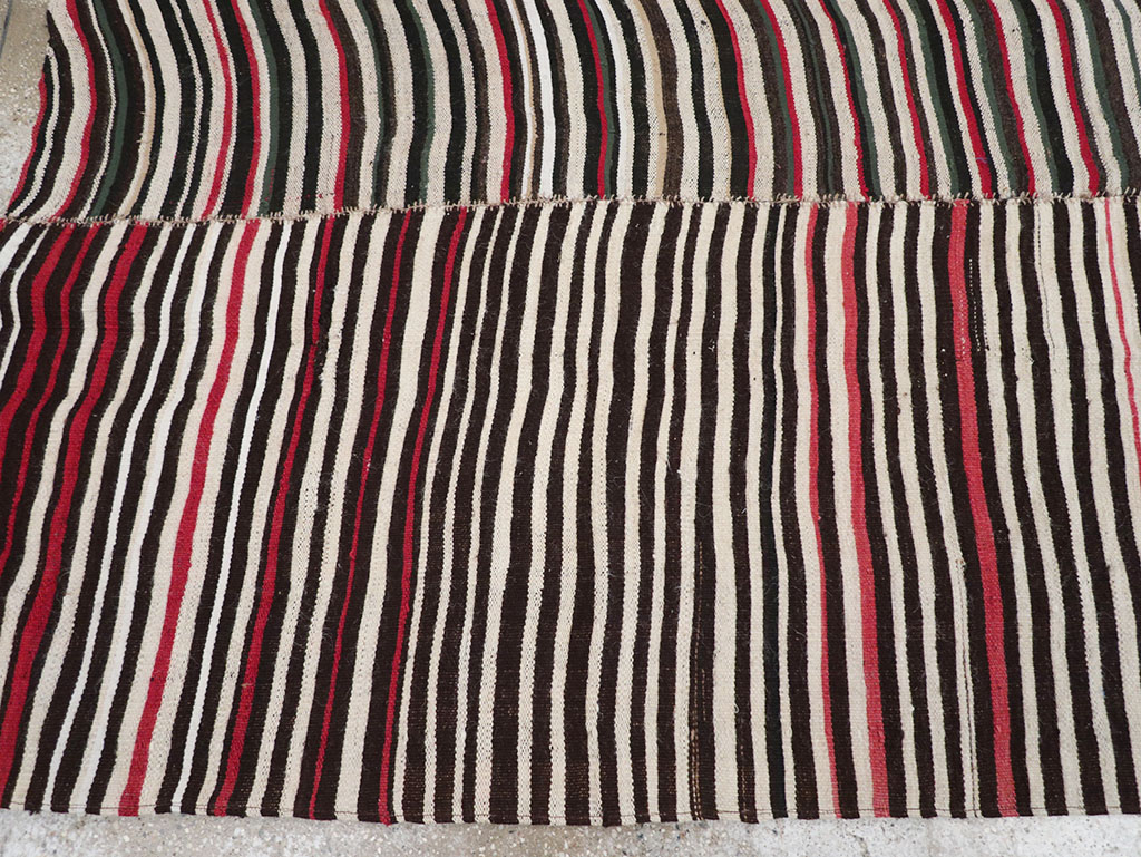 Vintage Persian Flatweave Kilim Accent Rug, No.32439 - Galerie Shabab