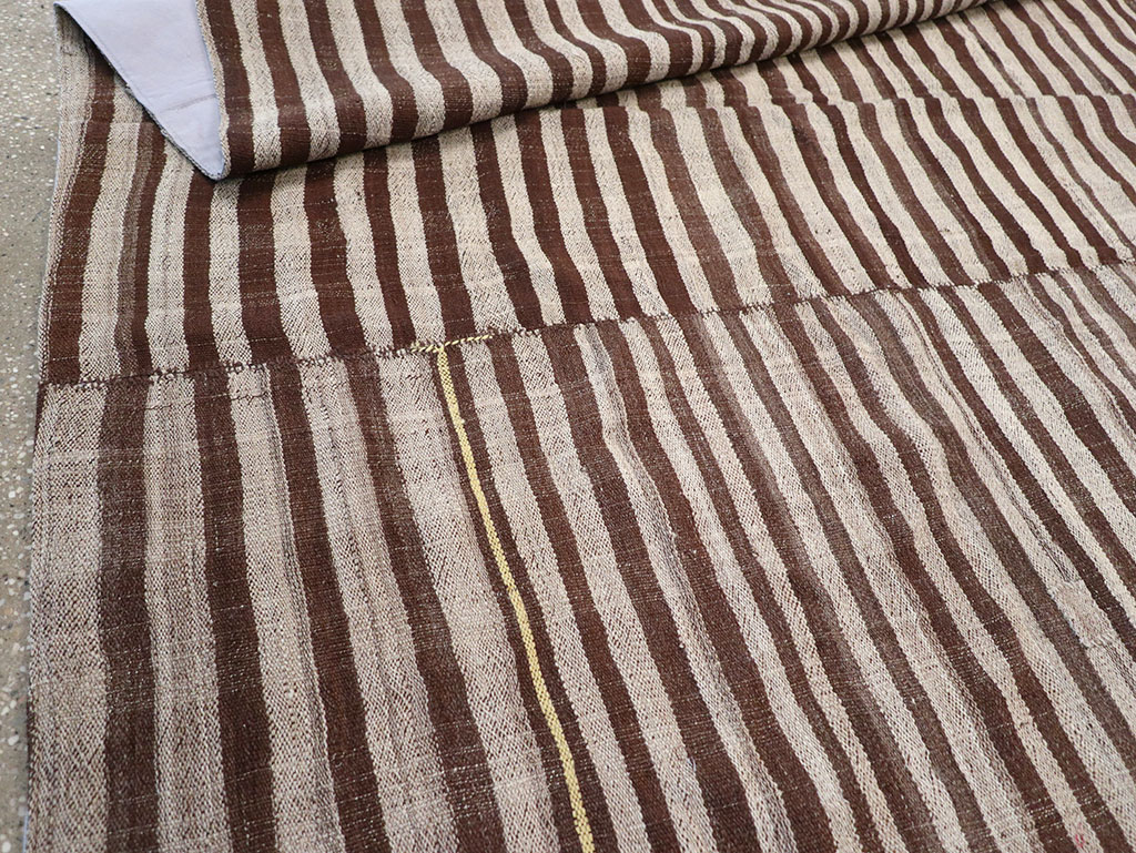 Vintage Persian Flatweave Kilim Room Size Carpet, No.32442 - Galerie Shabab