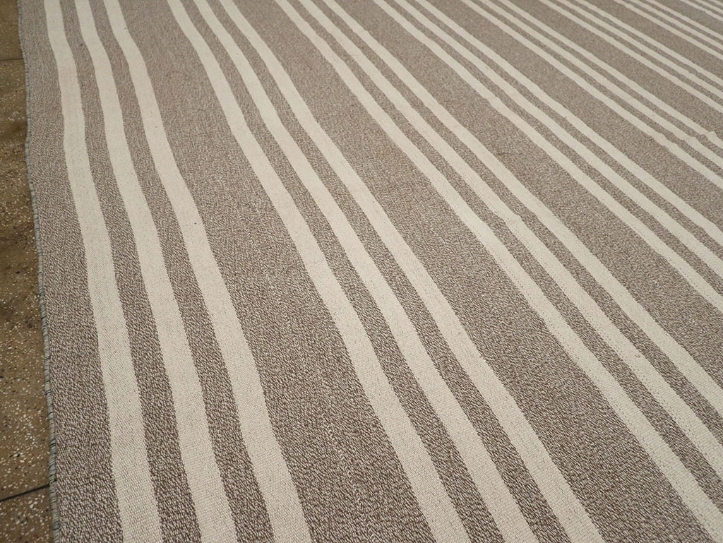 Modern Turkish Flatweave Kilim Large Carpet, No.32443 - Galerie Shabab