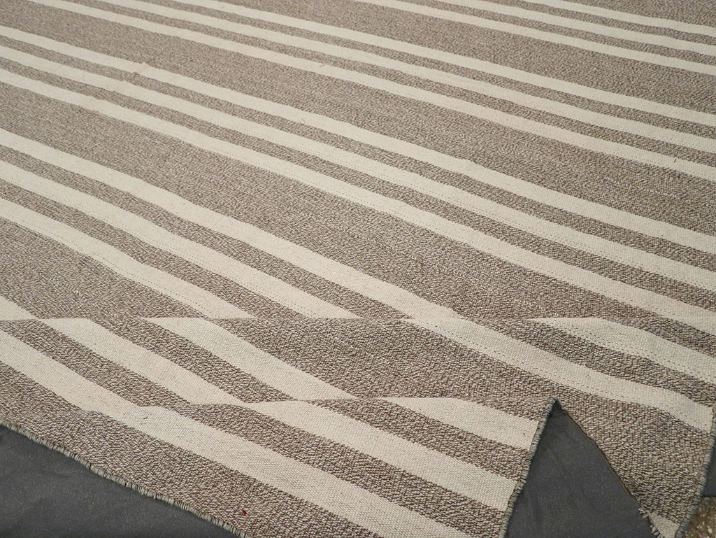 Modern Turkish Flatweave Kilim Large Carpet, No.32443 - Galerie Shabab