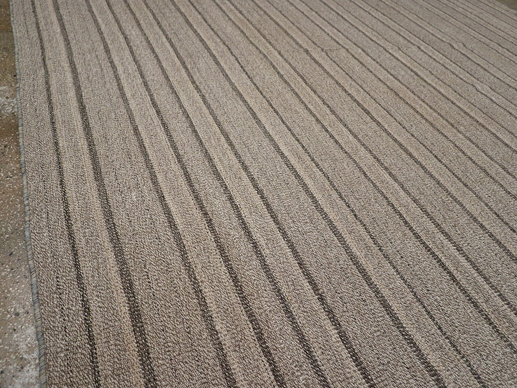 Modern Persian Flatweave Kilim Room Size Carpet, No.32445 - Galerie Shabab