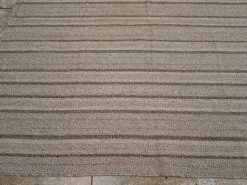 Modern Persian Flatweave Kilim Room Size Carpet, No.32445 - Galerie Shabab