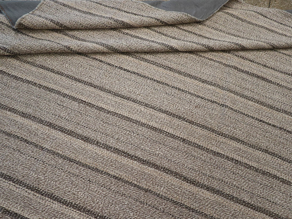 Modern Persian Flatweave Kilim Room Size Carpet, No.32445 - Galerie Shabab