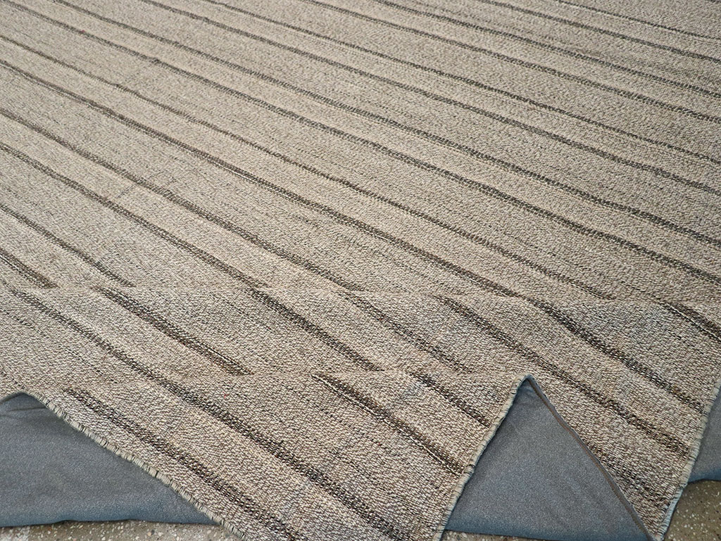 Modern Persian Flatweave Kilim Large Room Size Carpet, No.32446 - Galerie Shabab