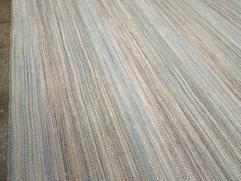 Modern Turkish Flatweave Kilim Room Size Carpet, No.32451 - Galerie Shabab